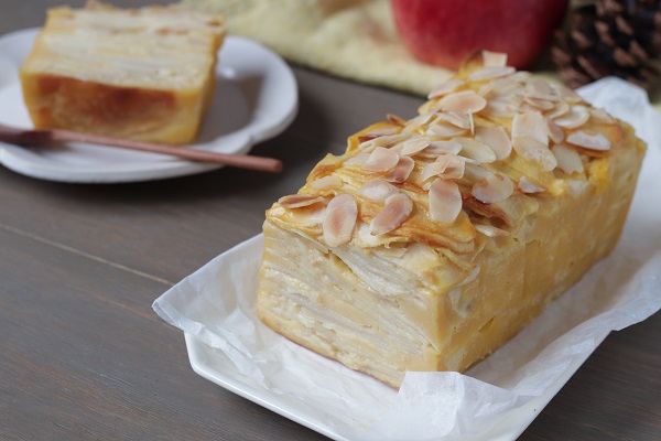 りんごの断面が美しいケーキ ガトーインビジブル グルテンフリー 米粉おやつlabo